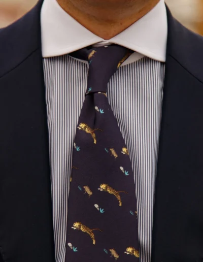 corbata-leopardo-azul-marino-modelo-2.