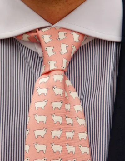 corbata-oso-polar-rosa-pastel-modelo