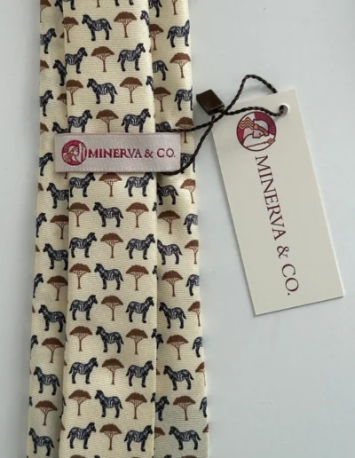 corbata-cebras-beige-claro-reverso