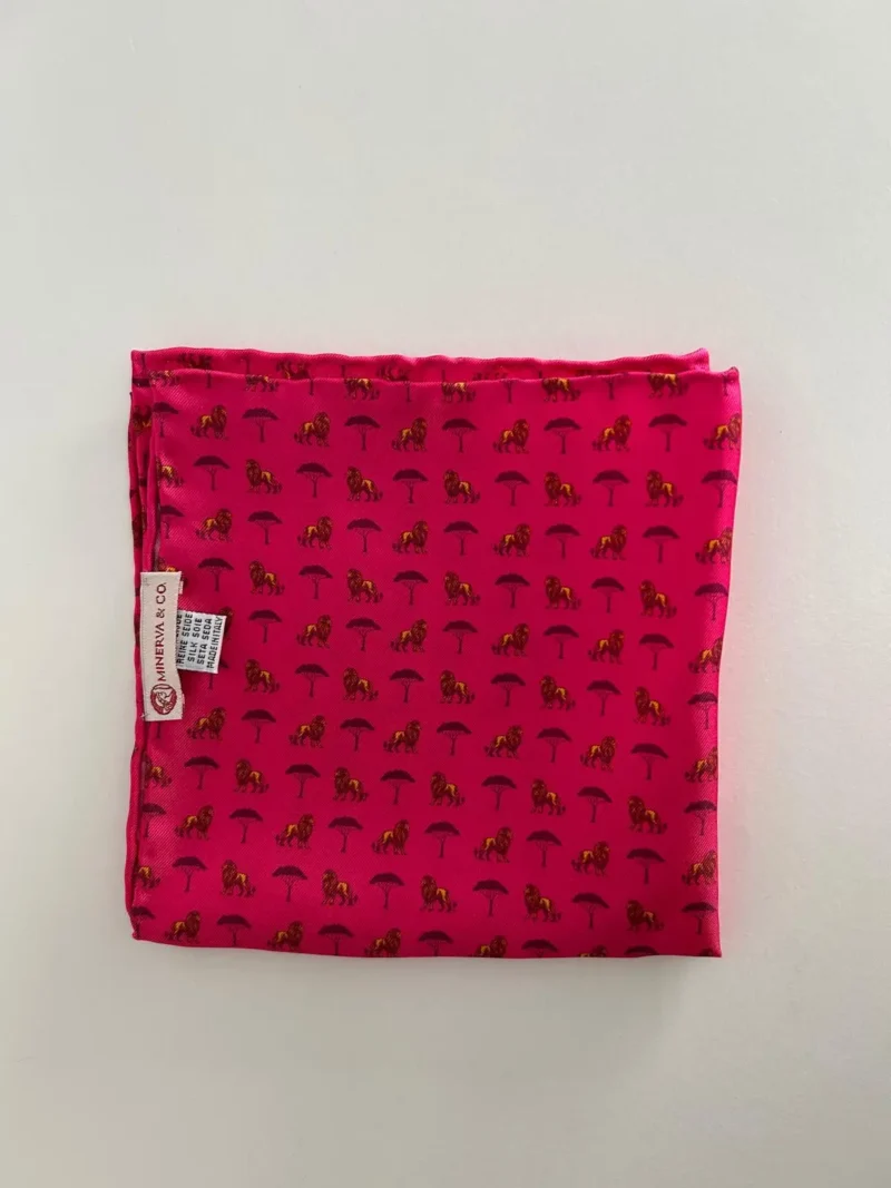 pañuelo-leones-rosa-fucsia