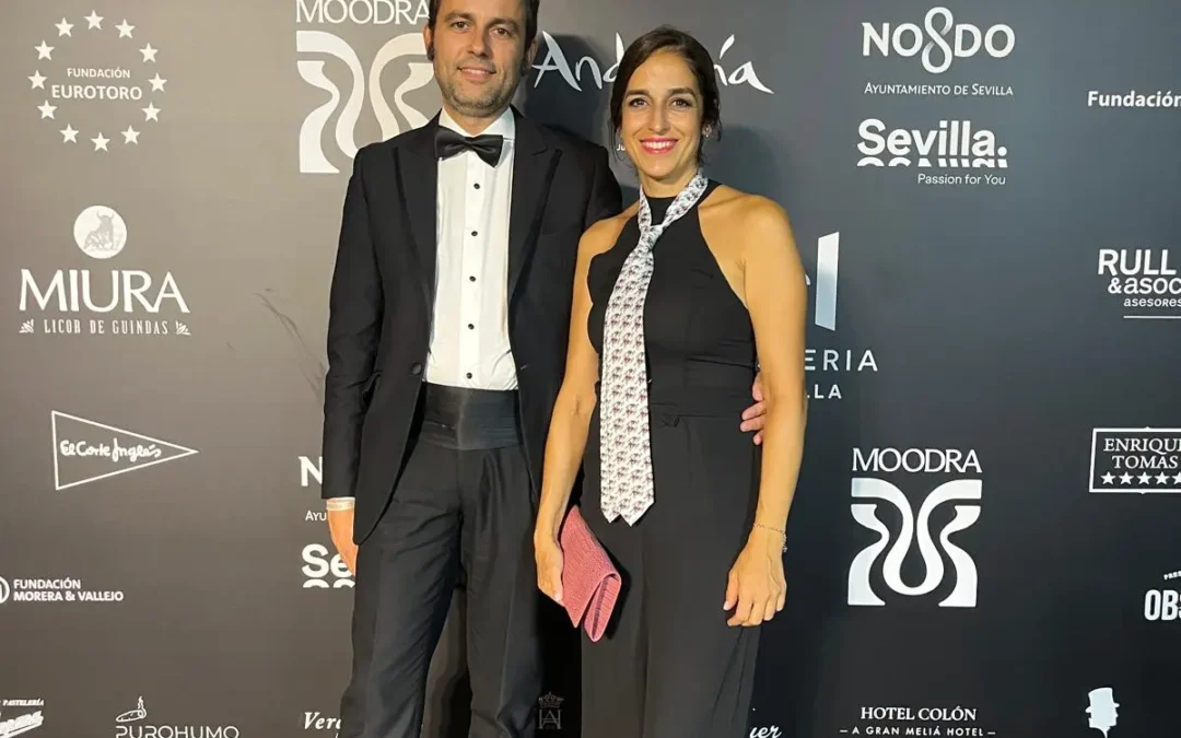 Minerva & Co asiste a la XIX edición de los Premios Escaparate, nuestro CEO Juan Carlos Hermosin Alemán y su señora con una corbata de la colección Doñana que causó sensación en el evento