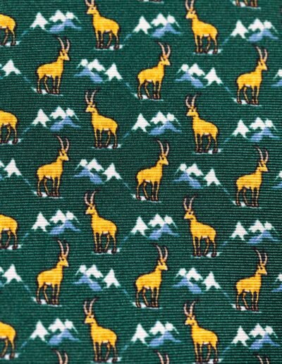 Corbata-seda-twill-cabra-montesa-verde-oscuro-tejido